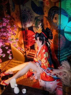 神秘海域电影_十万网红美女美酱